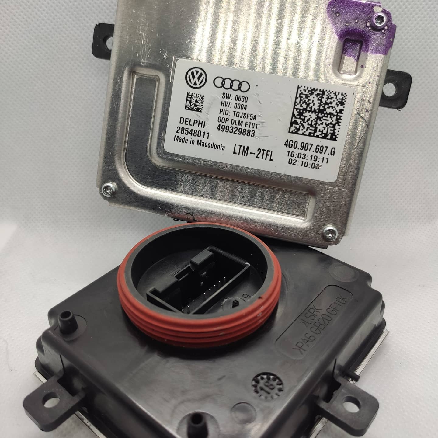 OEM: 4GO 907 697 G  VOLKSWAGEN AUDİ